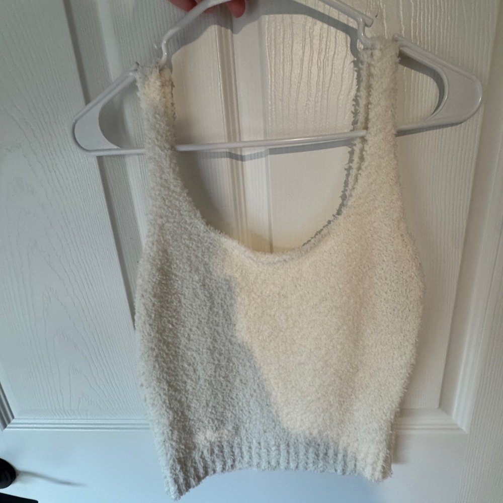 Skims 
Knit Crop top 
Knit shorts
Knit straight leg pants